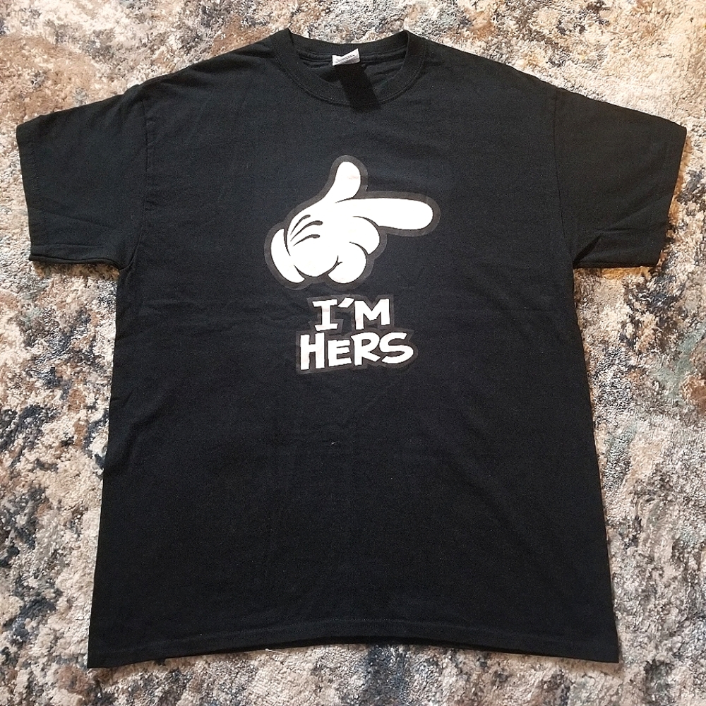 EUC Men's Gildan T-Shirt Mickey Glove Hand Pointing I'm Hers Large Black & White